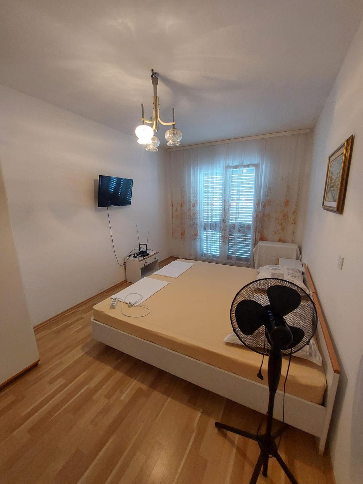 Apartmani Vuksanovic Pag Town Zewnętrze zdjęcie